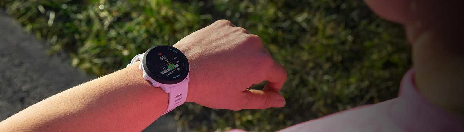 Смарт часовник Garmin Forerunner 55 Black, 1.04" (2.64 cm) MIP дисплей, до 14 дни живот на батерията, GPS, акселерометър, пулсомер, Connect IQ, хидратация, съвместим с Android и Apple устройства, черен - характеристика 10