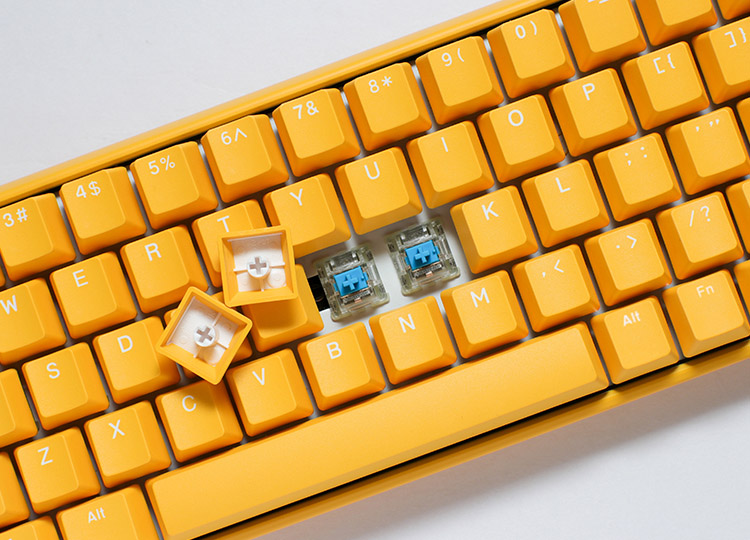 Клавиатура Ducky One 3 Yellow SF 65, жична, гейминг, механична, Cherry MX Clear суичове, RGB подсветка, жълта, USB - характеристика 1