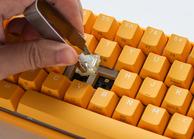 Клавиатура Ducky One 3 Yellow SF 65, жична, гейминг, механична, Cherry MX Clear суичове, RGB подсветка, жълта, USB - характеристика 3