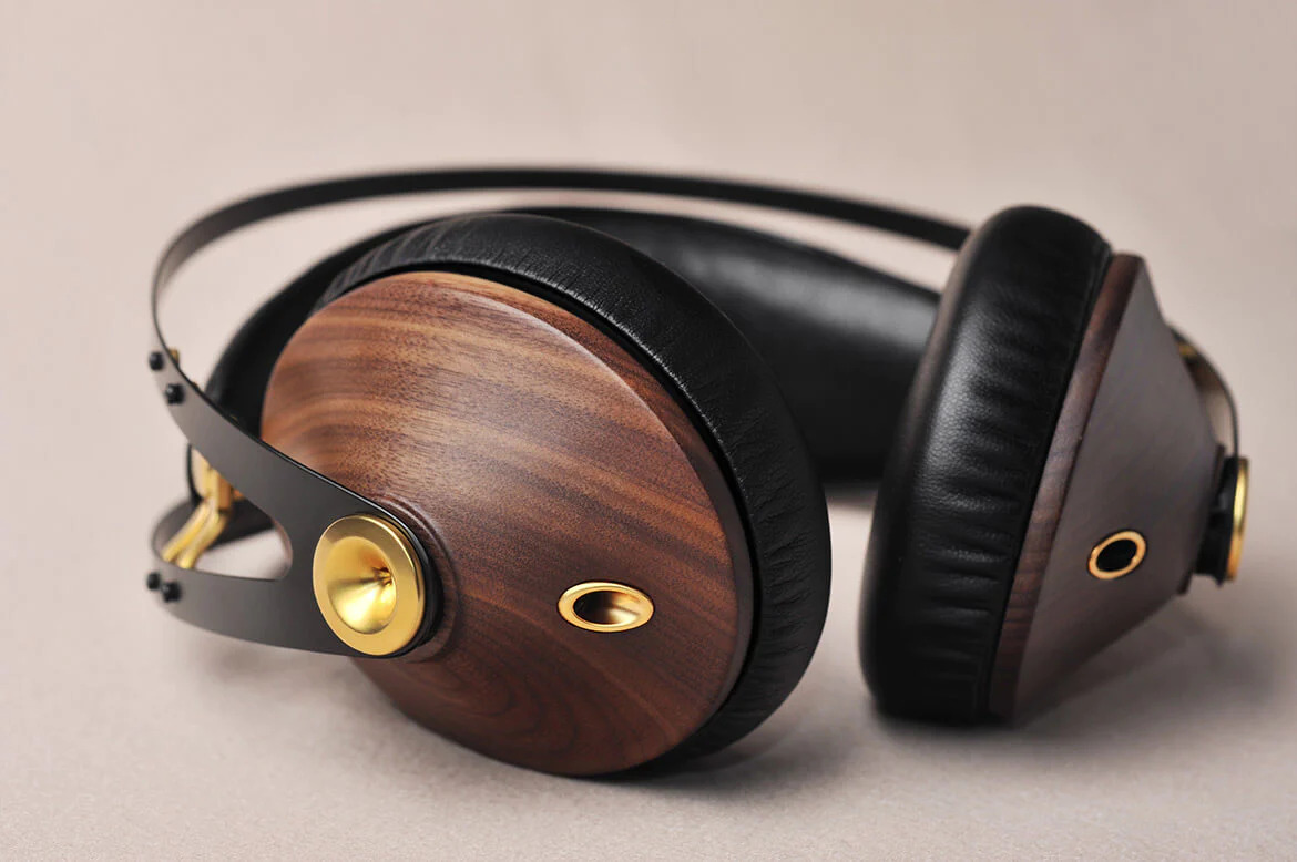 Слушалки Meze Audio 99 CLASSICS Walnut Gold (M99C-WG), 40mm драйвери, 15 - 25 000 Hz, 103 dB/mW, 32 ohms, 3.5m кабел, AUX с 6.3mm адаптер, черно-златисто-кафяви - характеристика 2