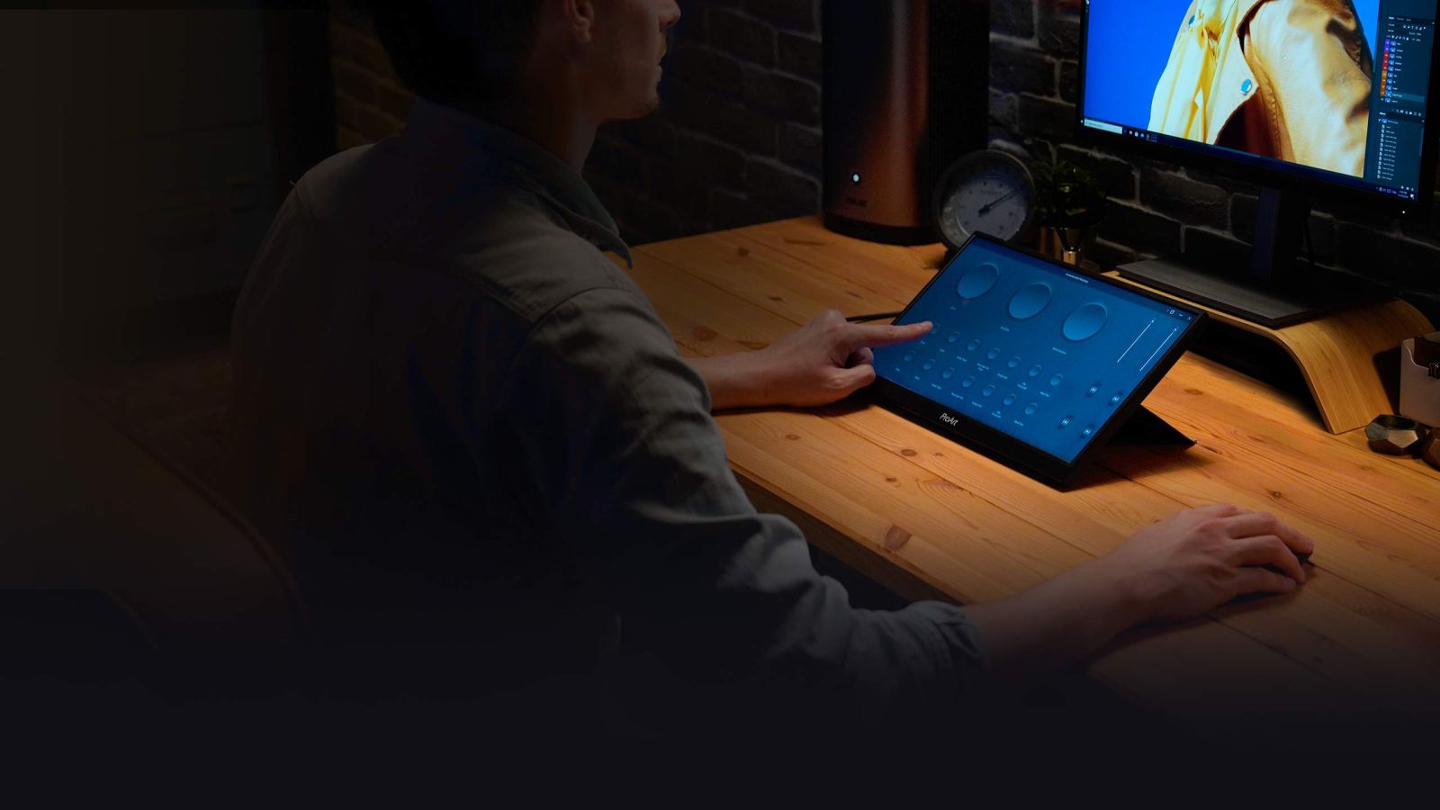 Монитор Asus ProArt PA148CTV, преносим, 14" (35.56 cm) IPS панел, Full HD, 5ms, 700:1, 300 cd/m2, Micro HDMI, USB-C - характеристика 1