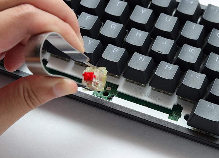 Клавиатура Ducky One 3 Classic Mini 60, жична, гейминг, механична, Cherry MX Clear суичове, RGB подсветка, черна, USB - характеристика 4