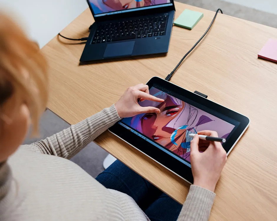 Графичен таблет Wacom One 12 Creative Pen Display (DTC121)(бял), 11.6" (29.5 cm) FHD екран, 2540 lpi, 4096 нива на натиск, USB - характеристика 1