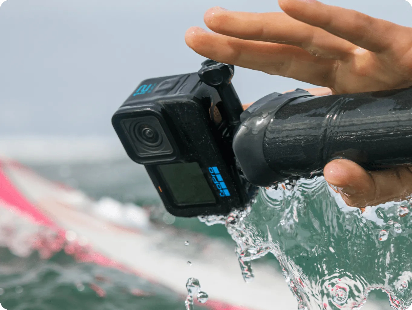 Екшън камера GoPro HERO12 Black, камера за екстремен спорт, 5.3K@60fps, 2.27" (5.76 cm) заден сензорен дисплей/1.4" (3.55 cm) преден дисплей, HyperSmooth 6.0 стабилизация, водоустойчива, 8x Slow motion, Bluetooth, USB-C, Wi-Fi, SDCard, черна - характеристика 2