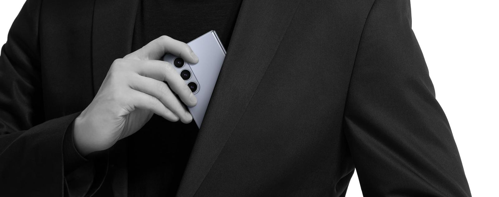 Смартфон Samsung Galaxy Z Fold5 (черен), 7.6" (19.3 cm) Foldable Dynamic AMOLED 2X дисплей, осемядрен SM8550 Snapdragon 8 Gen 2 3.36GHz, 12GB RAM, 256GB Flash памет, 50.0 MPix + 10.0 MPix + 12.0 MPix & 10.0 MPix + 4.0 MPix, Android, 253g - характеристика 4