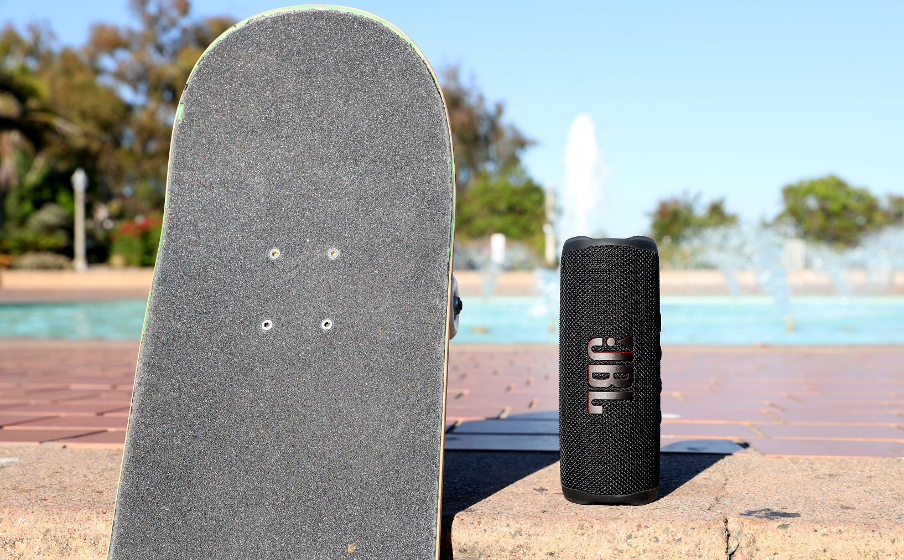 Тонколона JBL Flip 6, 1.0, 30W RMS, безжична, Bluetooth, до 12 часа време на работа, IP67, бяла - характеристика 3