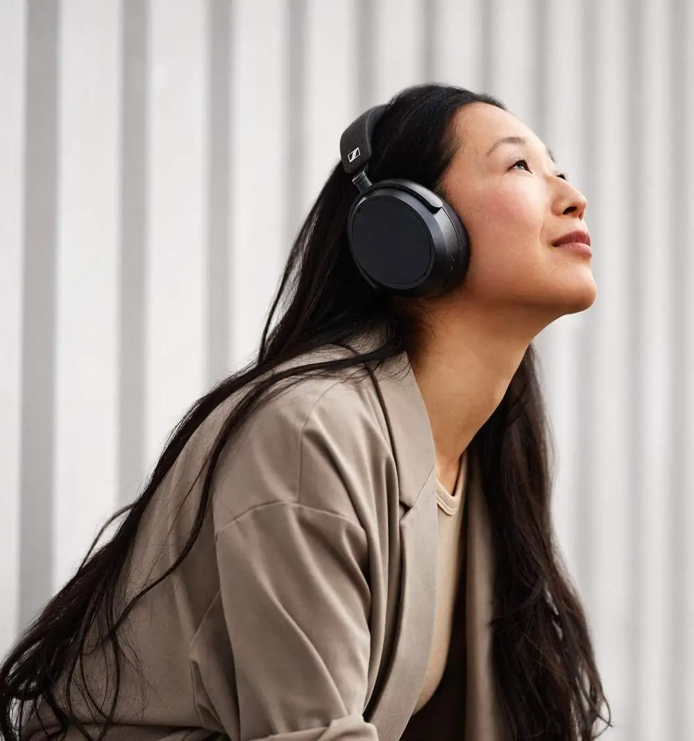 Слушалки Sennheiser MOMENTUM 4, безжични, Bluetooth, микрофон, дo 60 чaca живoт нa бaтepиятa, шумопотискащи, черни - характеристика 5