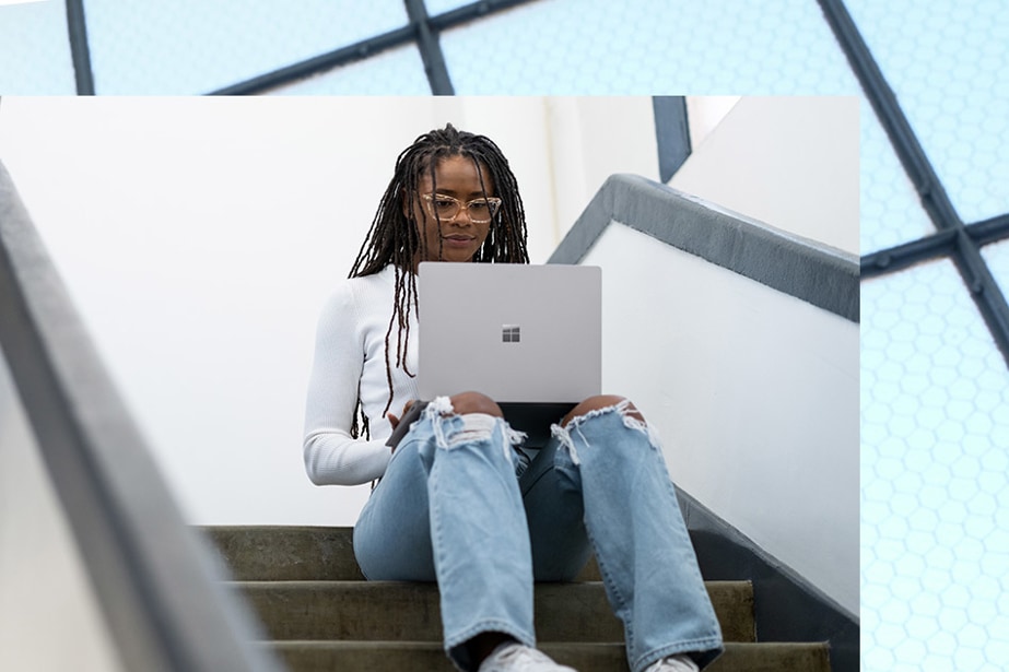 Лаптоп Microsoft Surface Laptop 5 (R8N-00009)(сребрист), десетядрен Intel Core i5-1235U 1.3/4.4GHz, 13.5" (34.29 cm) PixelSense Touchs Glare дисплей, (Thunderbolt 4), 16GB LPDDR5X, 512GB SSD, 1x USB 3.1 Type-A, Windows 11 Home, 1.29kg - характеристика 3 | Лаптопи Лаптоп Microsoft Surface Laptop 5 (R8N-00009)(сребрист), десетядрен Intel Core i5-1235U 1.3/4.4GHz, 13.5" (34.29 cm) PixelSense Touchs Glare дисплей, (Thunderbolt 4), 16GB LPDDR5X, 512GB SSD, 1x USB 3.1 Type-A, Windows 11 Home, 1.29kg - характеристика 3
