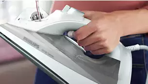 Парна ютия Philips 5000 Series DST5010/10, парен удар 160 г/мин, 40 г/мин непрекъсната пара, 320мл резервоар, незалепваща гладеща повърхност, 2400W, бяла - характеристика 6