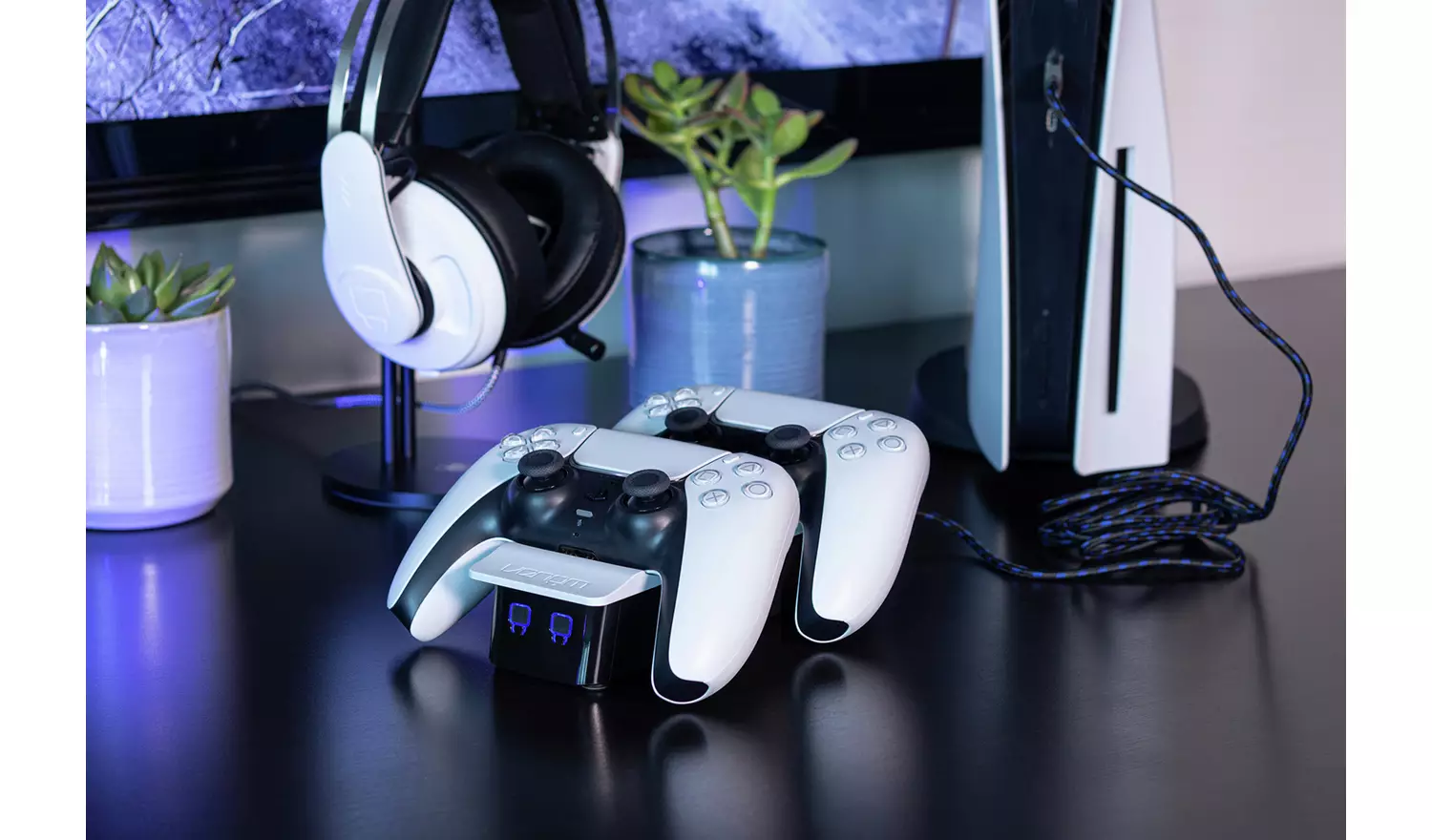 Докинг станция Venom VS5001, за зареждане на PlayStation 5 контролери, USB, черна/бяла - характеристика 1