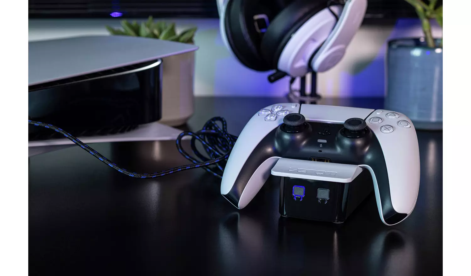 Докинг станция Venom VS5001, за зареждане на PlayStation 5 контролери, USB, черна/бяла - характеристика 3