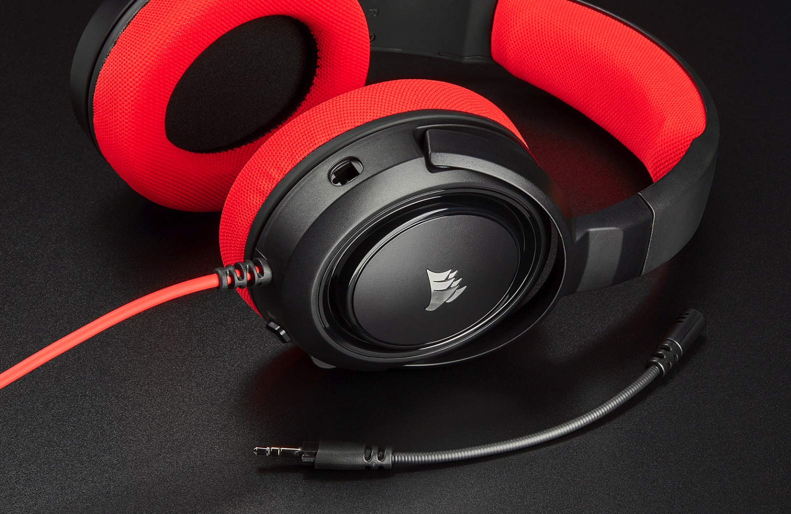 Слушалки Corsair HS35 Red, микрофон, геймърски, 3.5 mm jack, черни/червени - характеристика 2