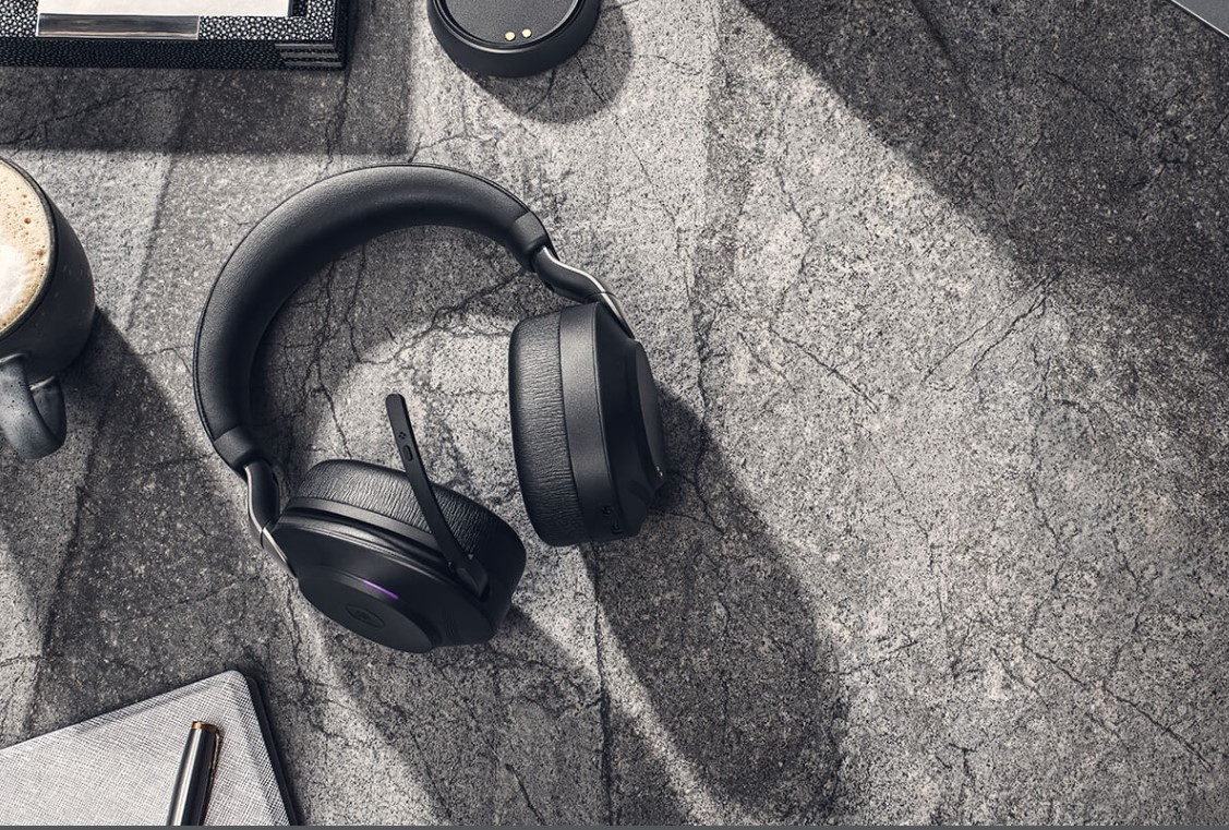 Слушалки Jabra Evolve2 85, Bluetooth, микрофон, 40mm драйвери, 6 цифрови MEMS микрофона, ANC шумопотискане, до 37 часа време на работа, 3.5mm жак, Link380a, черни - характеристика 1