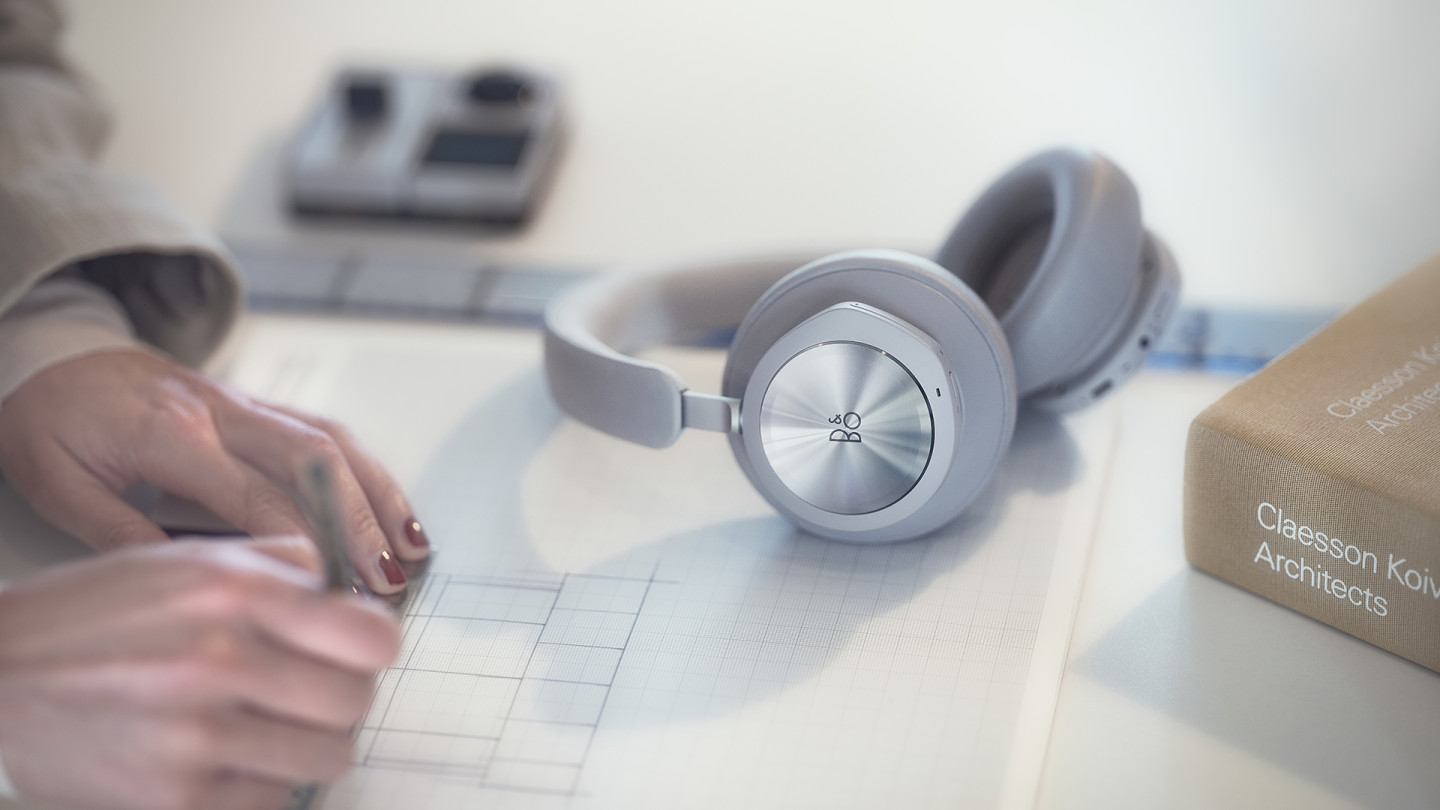 Слушалки Bang & Olufsen Beoplay Portal Black Anthracite (1321000), безжични/жични, микрофон, гейминг, Xbox Wireless, Active Noise Cancellation, до 24 часа работно врене, Bluetooth 5.1, AUX, черни - характеристика 4