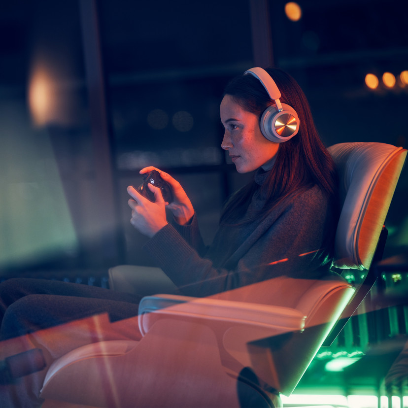 Слушалки Bang & Olufsen Beoplay Portal Black Anthracite (1321000), безжични/жични, микрофон, гейминг, Xbox Wireless, Active Noise Cancellation, до 24 часа работно врене, Bluetooth 5.1, AUX, черни - характеристика 3