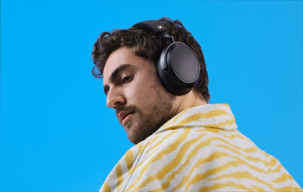 Слушалки Sennheiser MOMENTUM 4, безжични, Bluetooth, микрофон, дo 60 чaca живoт нa бaтepиятa, шумопотискащи, черни - характеристика 2