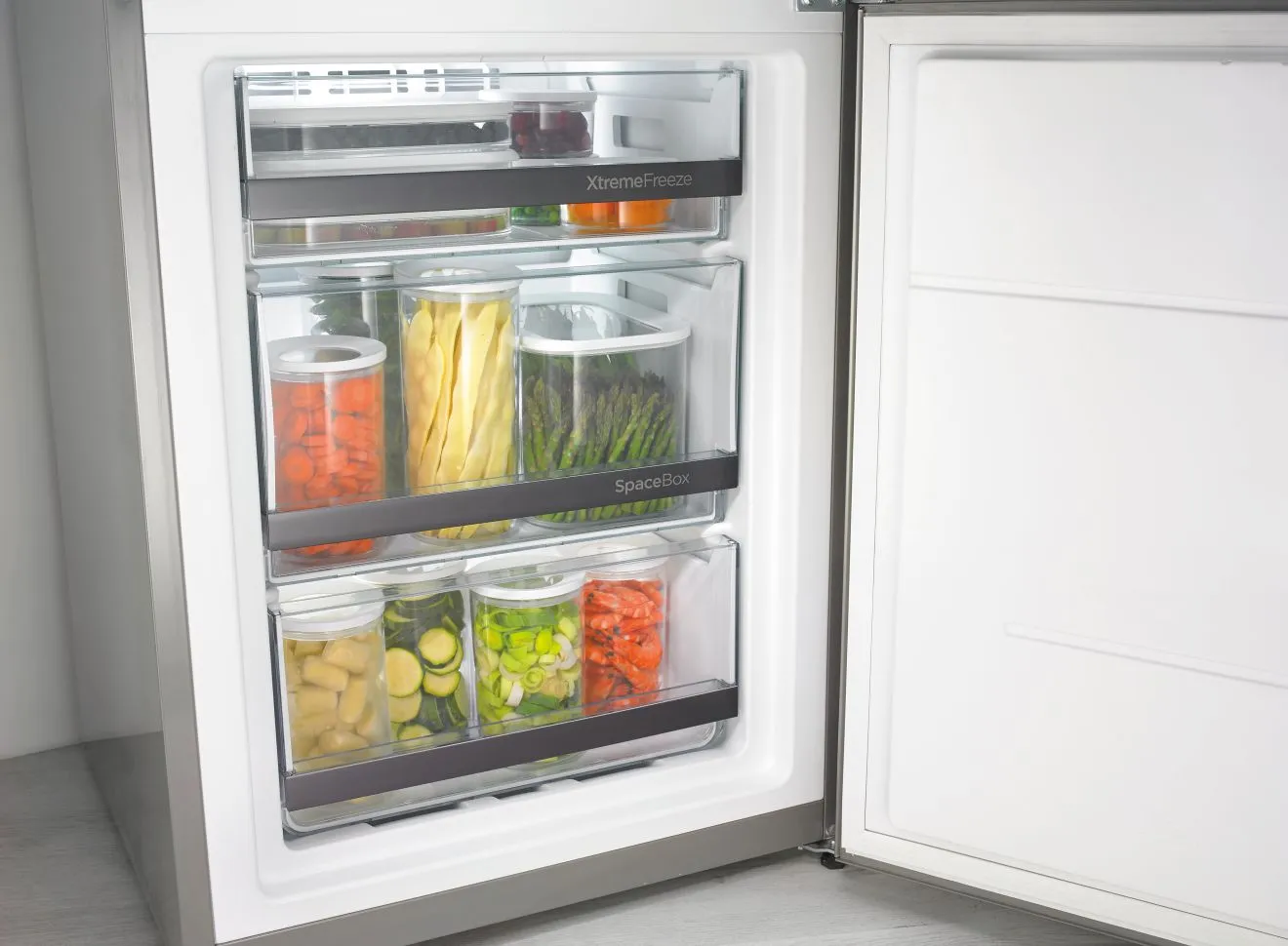 Хладилник с фризер Gorenje NRK6182PS4, клас E, 292 л. общ обем, свободностоящ, 235kWh/годишно, No Frost Plus, сив - характеристика 2