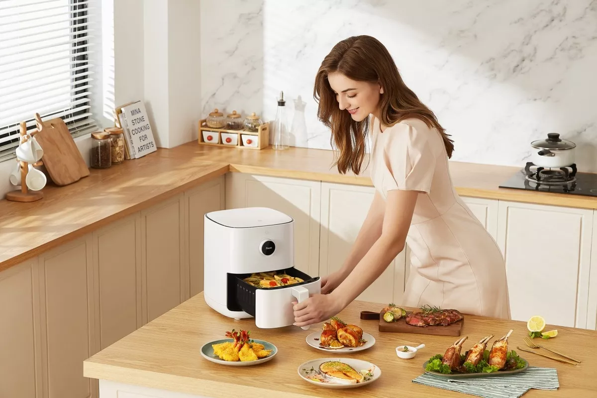 Фритюрник с горещ въздух Xiaomi Mi Smart Air Fryer (BHR4849EU)(BHR4849GL), вместимост 3.5 л. таймер, OLED дисплей, двуслойно незалепващо покритие, 1500W, Wi-Fi, бял - характеристика 1