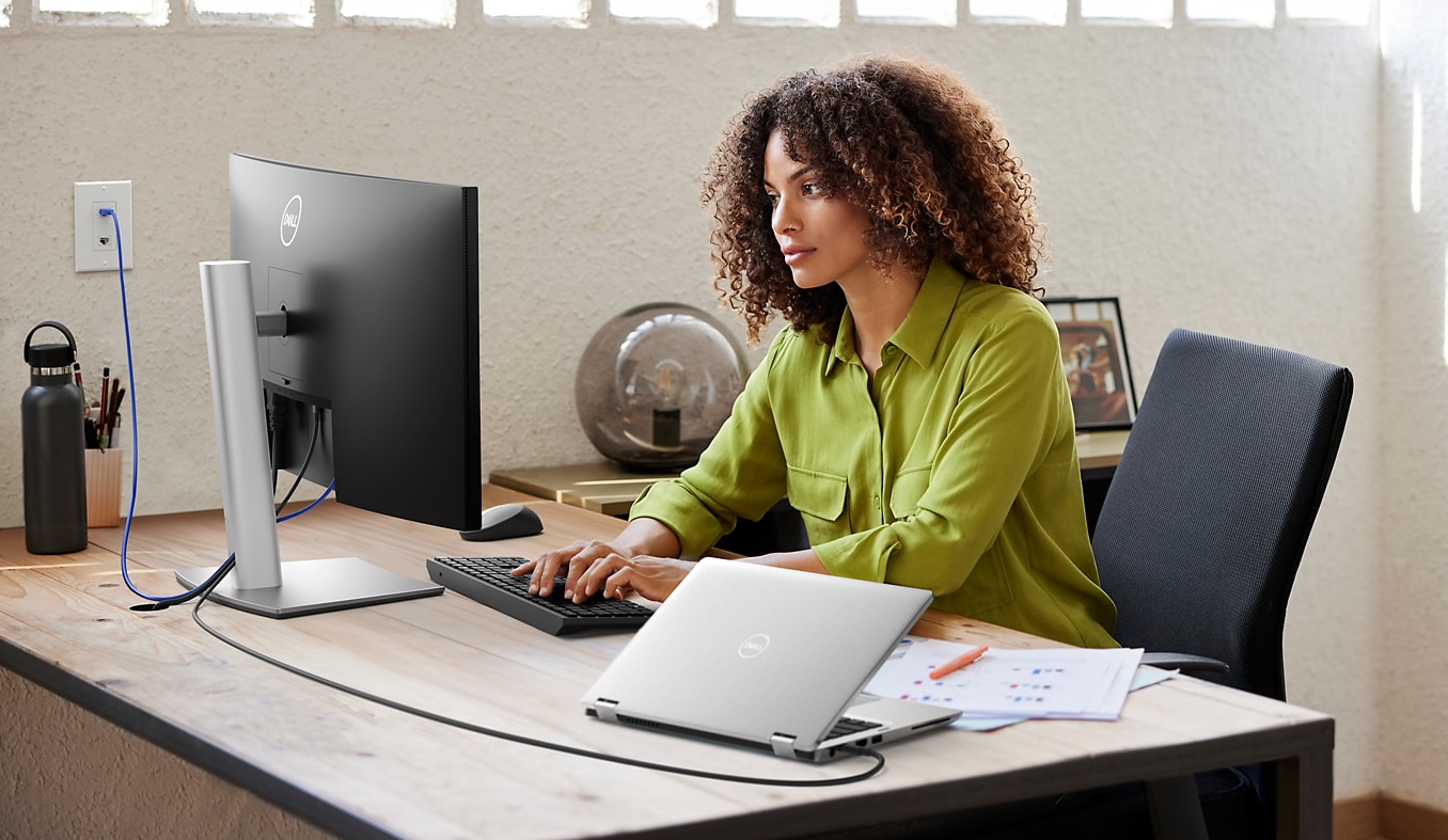 Монитор Dell P3424WE, 34" (86.36 cm) IPS панел, WQHD, 5ms, 300 cd/m2, DisplayPort, HDMI, USB-C - характеристика 2