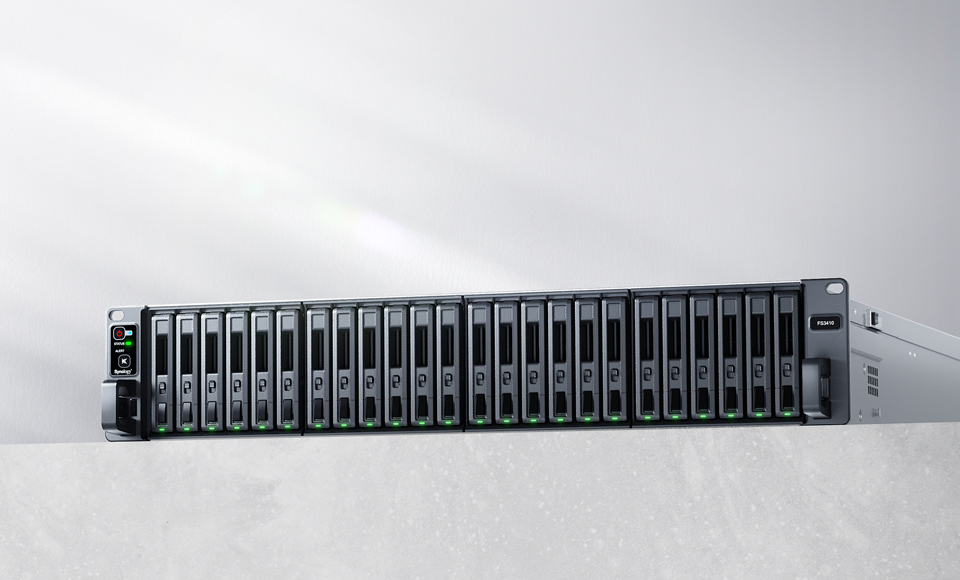 Мрежови диск (NAS) Synology FS3410, осемядрен Intel Xeon D-1541 2.1/2.7GHz, без твърд диск (24x 2.5" SATA 6Gb/s), 16GB DDR4, 4x 1GbE / 2x 10GbE, 2x USB 3.2 - характеристика 1