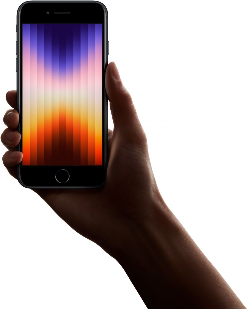 Смартфон Apple iPhone SE 3gen (черен), 4.7" (11.93 cm) Retina HD дисплей, шестядрен Apple A15 Bionic 3.22 GHz, 4GB RAM, 64GB Flash памет, 12.0 & 7.0 Mpix камери, iOS, 144g - характеристика 3
