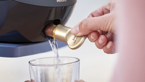 Парогенератор Philips PSG8130/80, Steam Glide покритие, до 8.5 бара налягане на парата, 170 г/мин непрекъсната пара, парен удар до 700 г., OptimalTemp технология, 2700W, черен - характеристика 8
